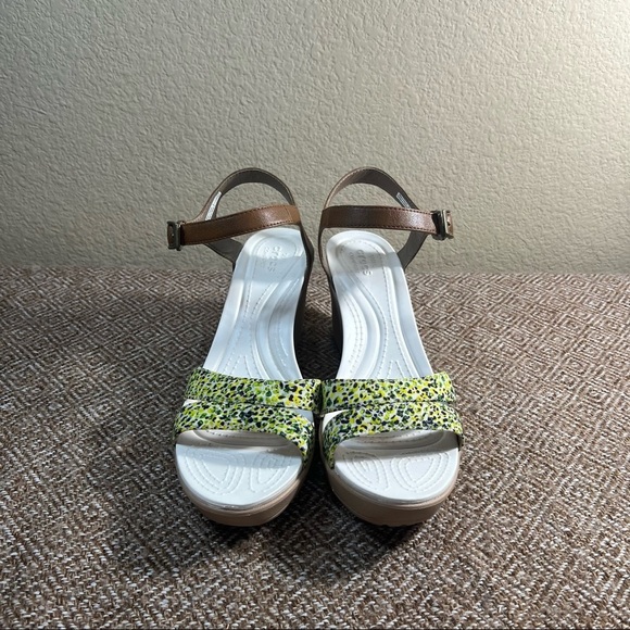 Crocs Leigh ll Women's Graphic Ankle Strap Wedge Sandals Sz 11 Party Casual EUC - Picture 3 of 10